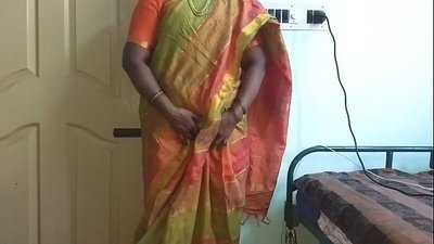 Mtsikana wina wa ku India kuti awonetse mawere ake achilengedwe kwa eni nyumba