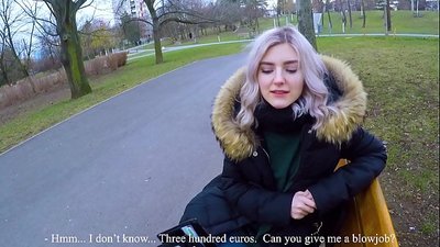 Amameza ndalama za mlendo - blowjob paki yolemba Eva Elfie
